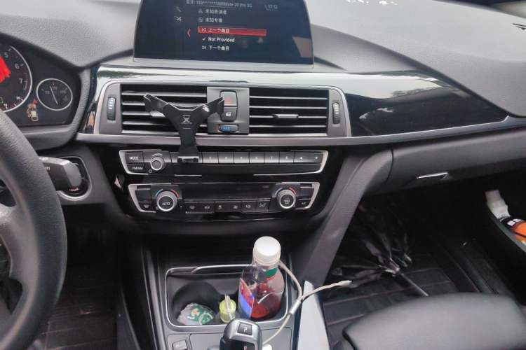 Used BMW 3 Series GT 2019 320i Sport Edition Audio And AC Panel