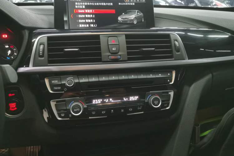Used BMW 3 Series GT 2019 320i M Sport Package Audio And AC Panel