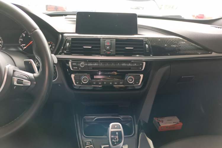 Used BMW 3 Series GT 2019 320i M Sport Night Edition Audio And AC Panel