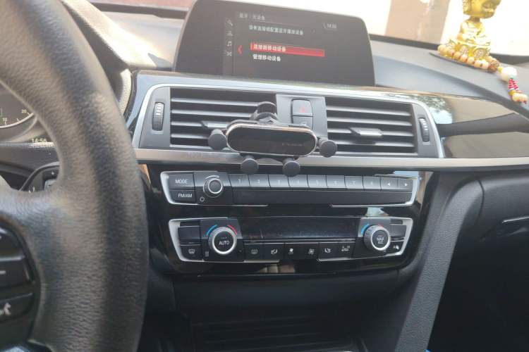 Used BMW 3 Series GT 2019 320i Sport Edition Audio And AC Panel