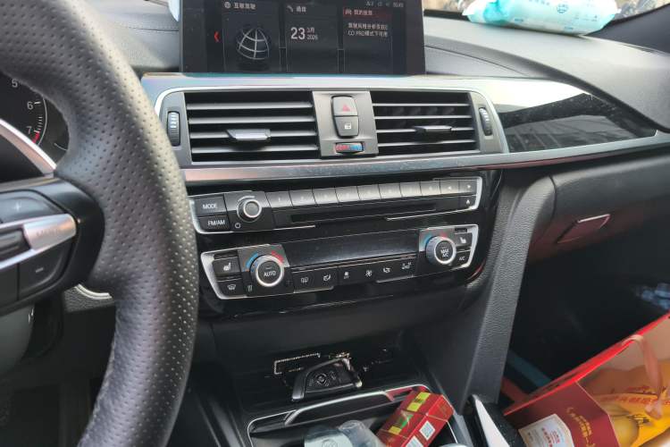 Used BMW 3 Series GT 2019 320i M Sport Audio And AC Panel