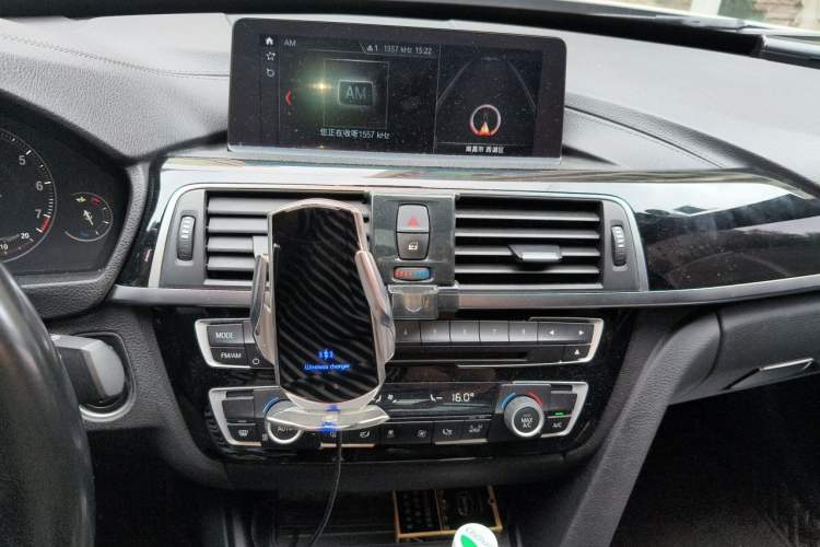 Used BMW 3 Series GT 2019 320i M Sport Package Audio And AC Panel