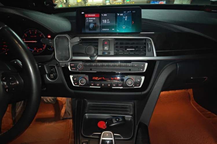 Used BMW 3 Series GT 2019 330i xDrive M Sport Edition Audio And AC Panel