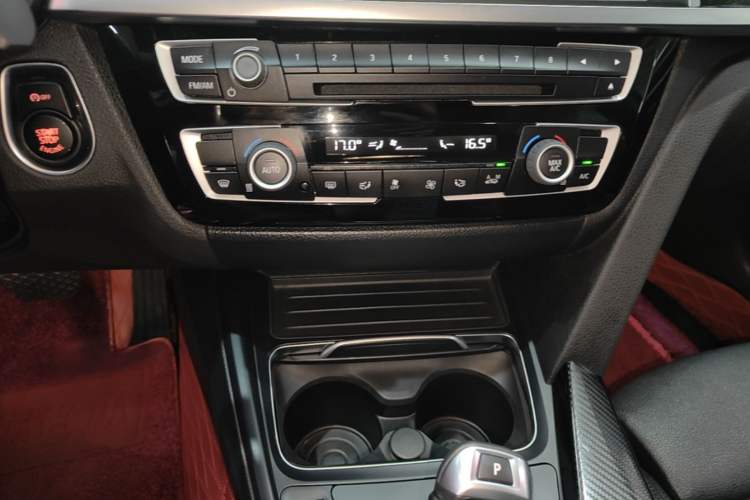 Used BMW 3 Series GT 2019 320i M Sport Package Audio And AC Panel