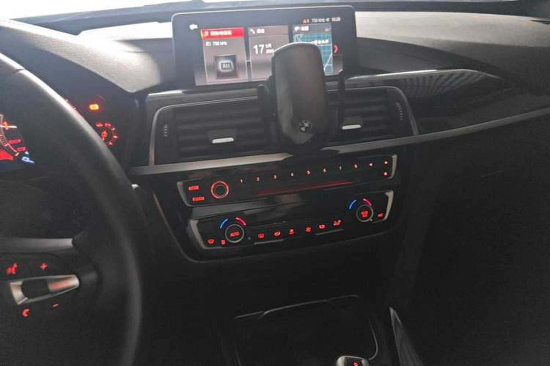 Used BMW 3 Series GT 2019 320i M Sport Package Audio And AC Panel