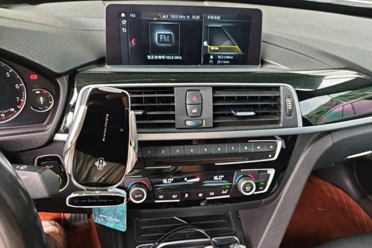 Used BMW 3 Series GT 2019 320i M Sport Package Audio And AC Panel
