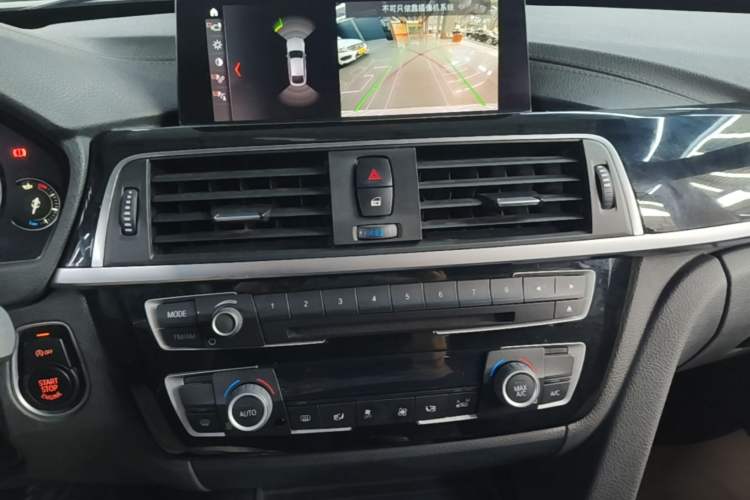 Used BMW 3 Series GT 2019 320i M Sport Package Audio And AC Panel