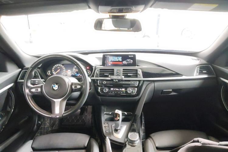 Used BMW 3 Series GT 2019 320i M Sport Package Center Console