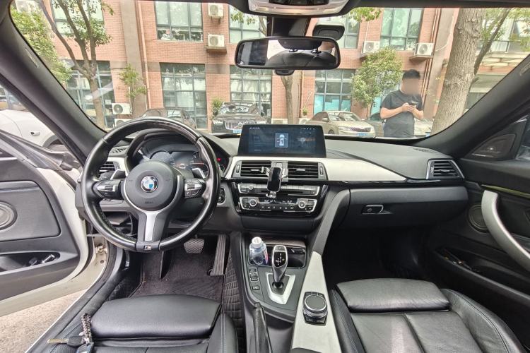 Used BMW 3 Series GT 2019 320i M Sport Package Center Console