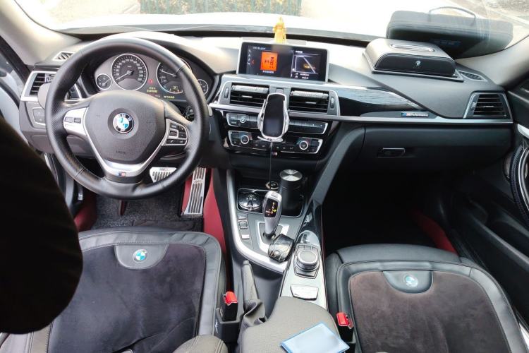 Used BMW 3 Series GT 2019 320i Sport Edition Center Console