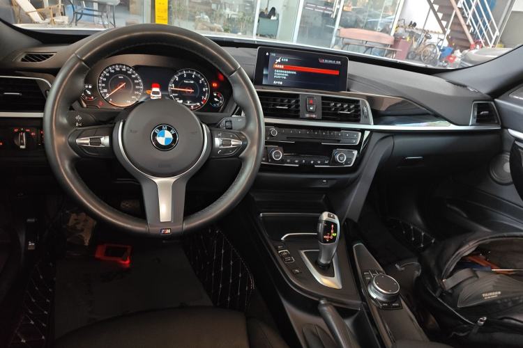 Used BMW 3 Series GT 2019 320i M Sport Package Center Console