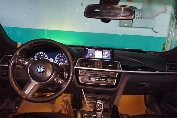 Used BMW 3 Series GT 2019 320i Sport Edition Center Console