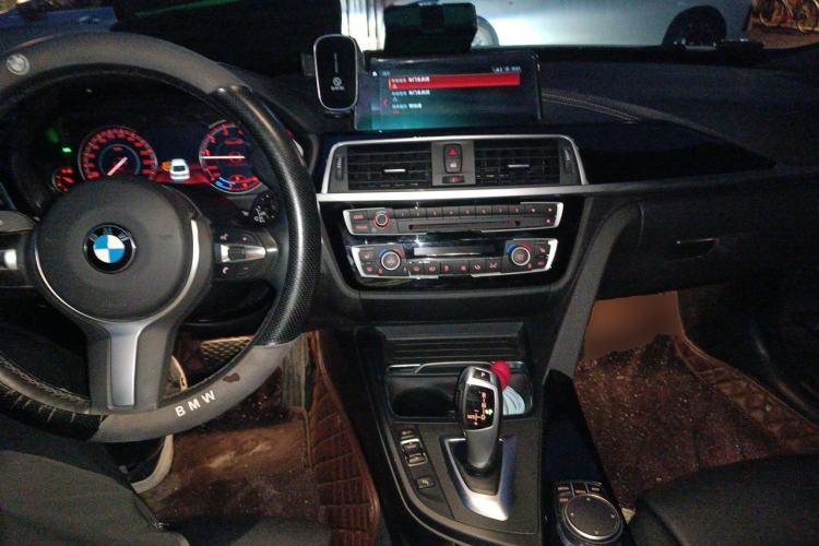 Used BMW 3 Series GT 2019 320i M Sport Package Center Console