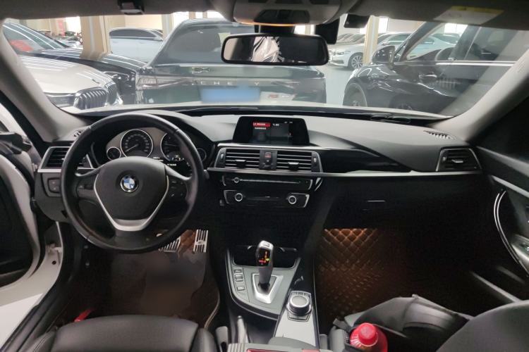 Used BMW 3 Series GT 2019 320i Sport Edition Center Console