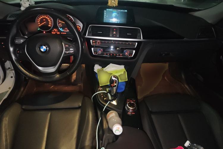 Used BMW 3 Series GT 2019 320i Sport Edition Center Console
