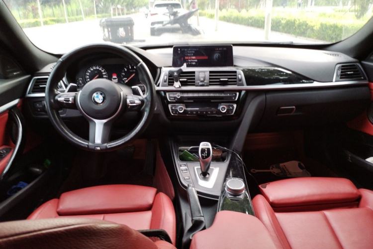 Used BMW 3 Series GT 2019 320i M Sport Night Edition Center Console