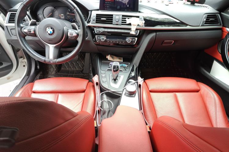 Used BMW 3 Series GT 2019 320i M Sport Night Edition Center Console
