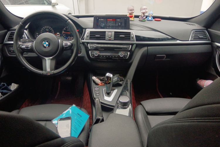 Used BMW 3 Series GT 2019 320i M Sport Package Center Console