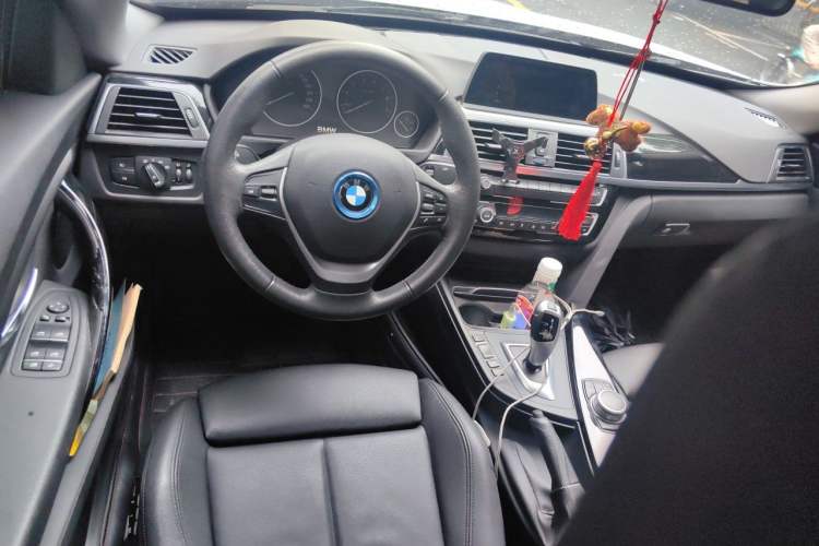 Used BMW 3 Series GT 2019 320i Sport Edition Center Console