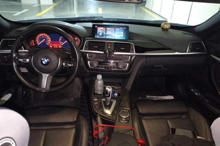 Used BMW 3 Series GT 2019 320i M Sport Package Center Console