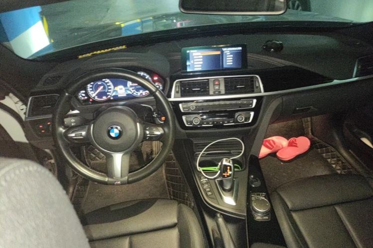 Used BMW 3 Series GT 2019 320i M Sport Package Center Console