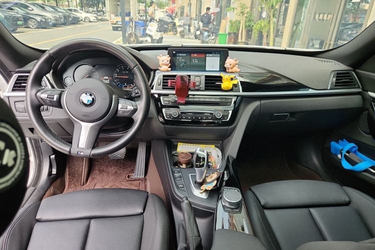 Used BMW 3 Series GT 2019 320i M Sport Package Center Console
