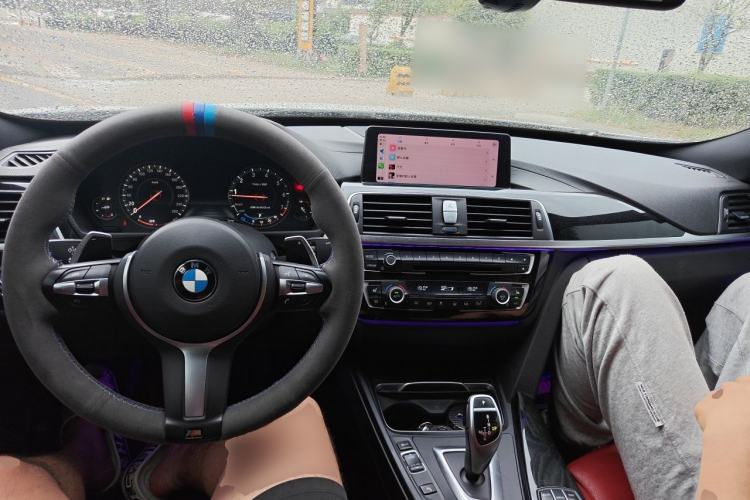 Used BMW 3 Series GT 2019 320i M Sport Night Edition Center Console