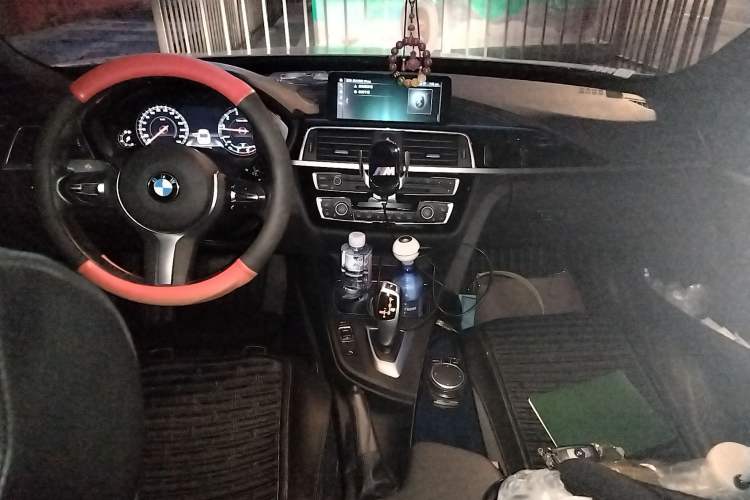 Used BMW 3 Series GT 2019 320i M Sport Package Center Console