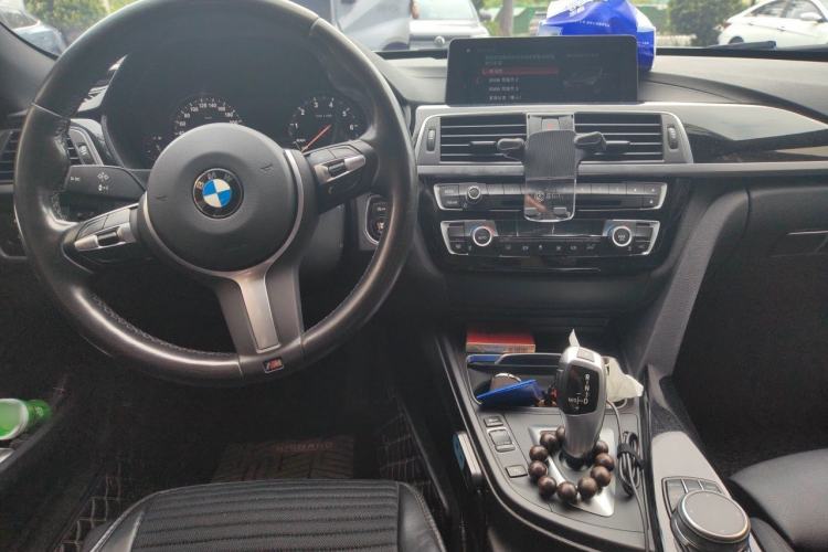 Used BMW 3 Series GT 2019 320i M Sport Package Center Console