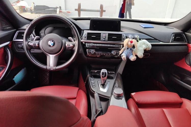 Used BMW 3 Series GT 2019 330i xDrive M Sport Edition Center Console