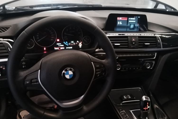 Used BMW 3 Series GT 2019 320i Sport Edition Center Console
