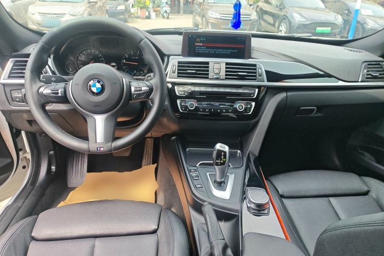 Used BMW 3 Series GT 2019 320i M Sport Package Center Console