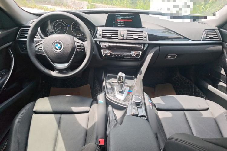 Used BMW 3 Series GT 2019 320i Sport Edition Center Console