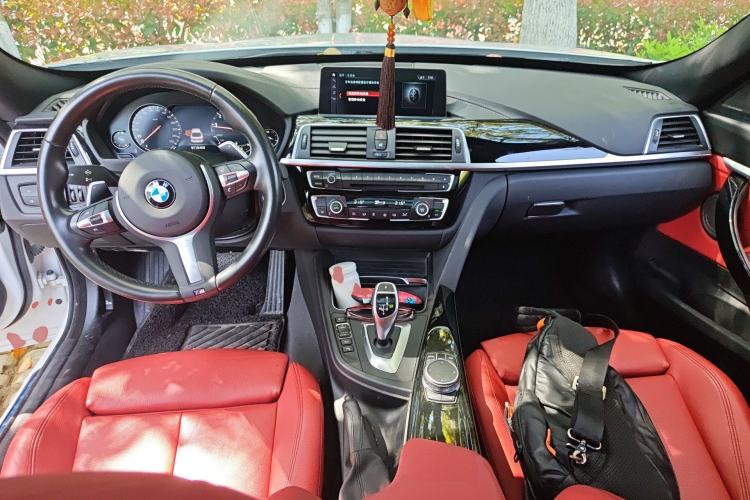 Used BMW 3 Series GT 2019 320i M Sport Night Edition Center Console