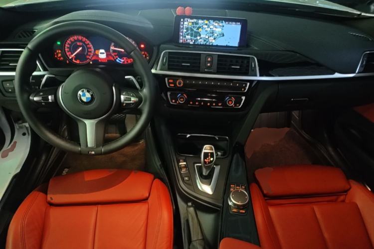 Used BMW 3 Series GT 2019 320i M Sport Night Edition Center Console