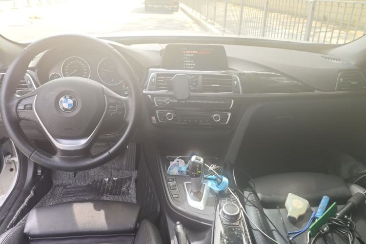 Used BMW 3 Series GT 2019 320i Sport Edition Center Console
