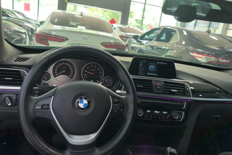 Used BMW 3 Series GT 2019 320i Sport Edition Center Console