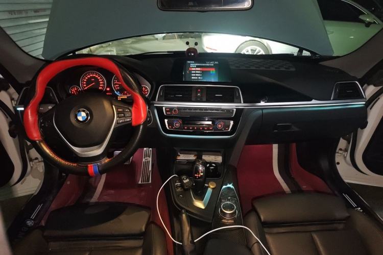 Used BMW 3 Series GT 2019 320i Sport Edition Center Console