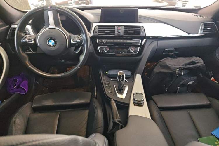 Used BMW 3 Series GT 2019 320i M Sport Center Console