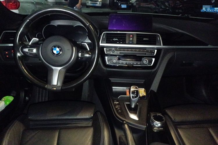 Used BMW 3 Series GT 2019 320i M Sport Night Edition Center Console