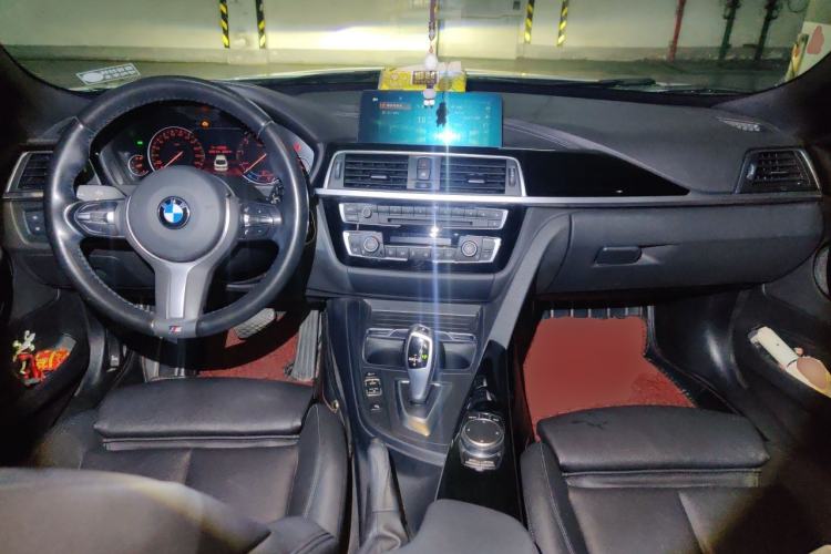 Used BMW 3 Series GT 2019 320i M Sport Package Center Console