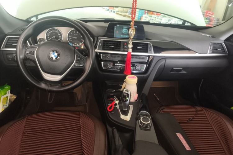 Used BMW 3 Series GT 2019 320i Sport Edition Center Console