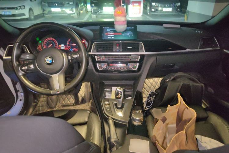 Used BMW 3 Series GT 2019 320i M Sport Package Center Console