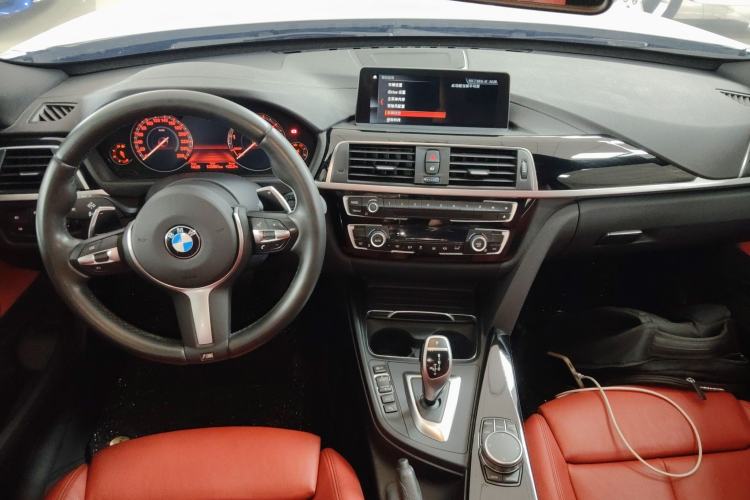 Used BMW 3 Series GT 2019 320i M Sport Night Edition Center Console