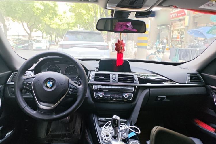 Used BMW 3 Series GT 2019 320i Sport Edition Center Console