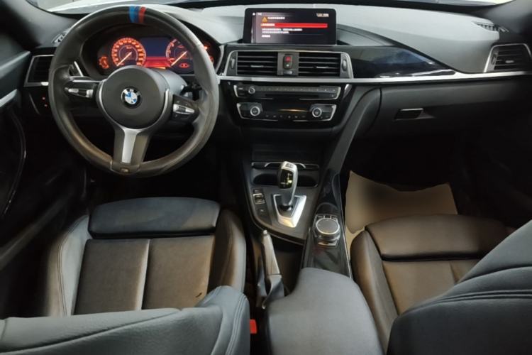 Used BMW 3 Series GT 2019 320i M Sport Package Center Console