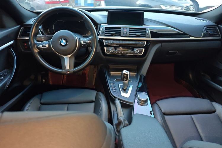 Used BMW 3 Series GT 2019 320i M Sport Package Center Console