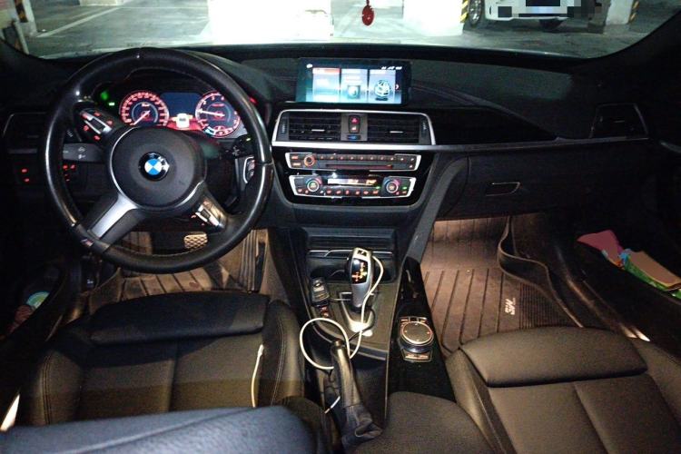 Used BMW 3 Series GT 2019 320i Sport Edition Center Console