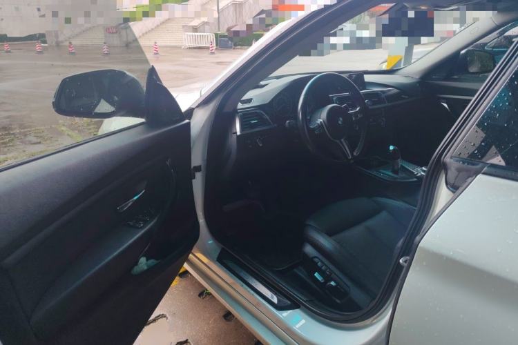 Used BMW 3 Series GT 2019 320i Sport Edition Driver Seat