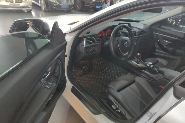 Used BMW 3 Series GT 2019 320i Sport Edition Driver Seat